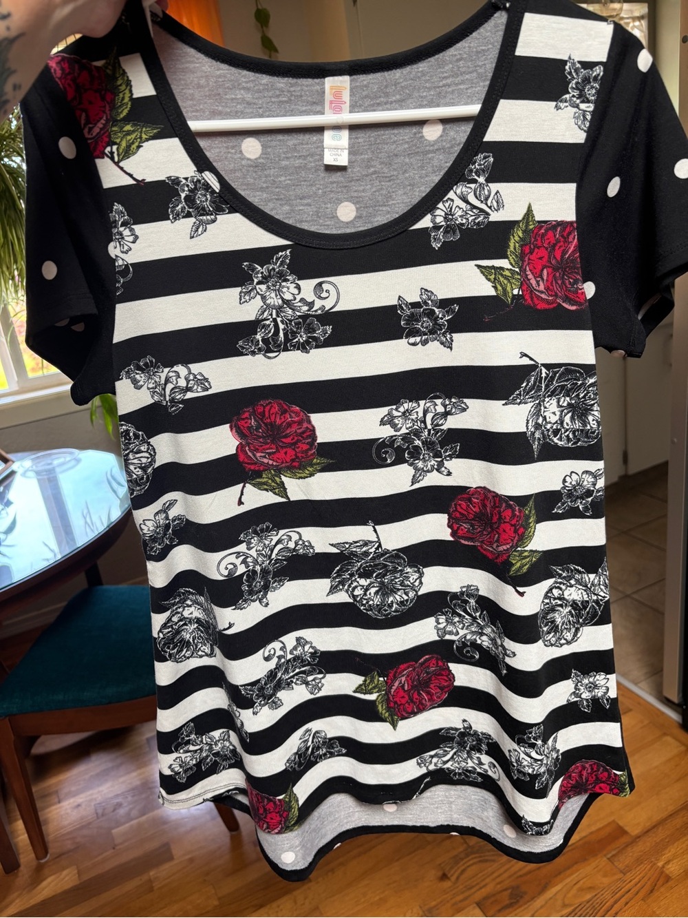 Lularoe classic tee